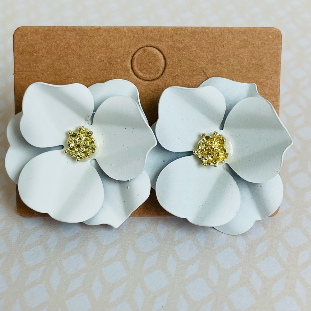 White Flower Statement Pierced Stud Earrings
